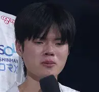 开云体育官网-FLY绝杀DFM，ShowMaker操刀奇招英雄翻盘激烈交锋淘汰赛，留下经典瞬间