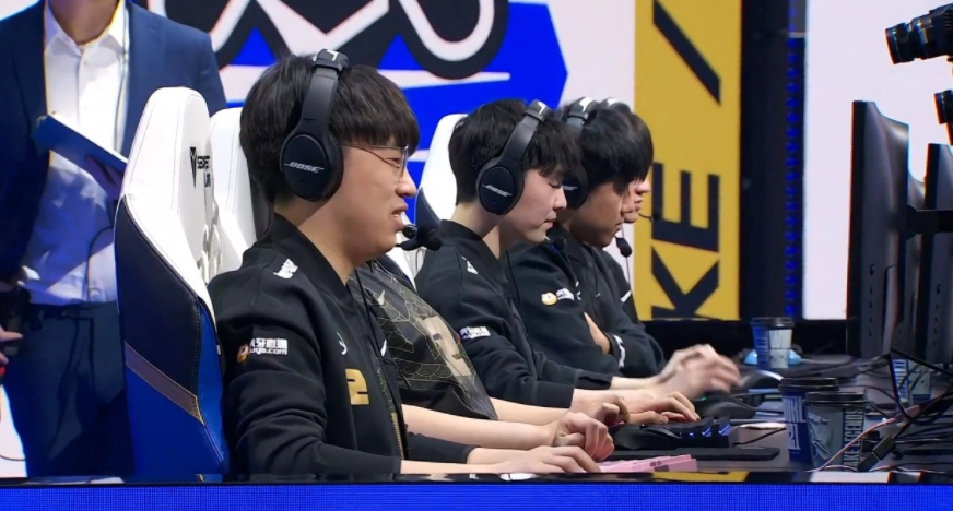 开云APP-PSG血洗KT，Caps拿下关键大龙强强对话2025世界赛，留下经典瞬间的简单介绍