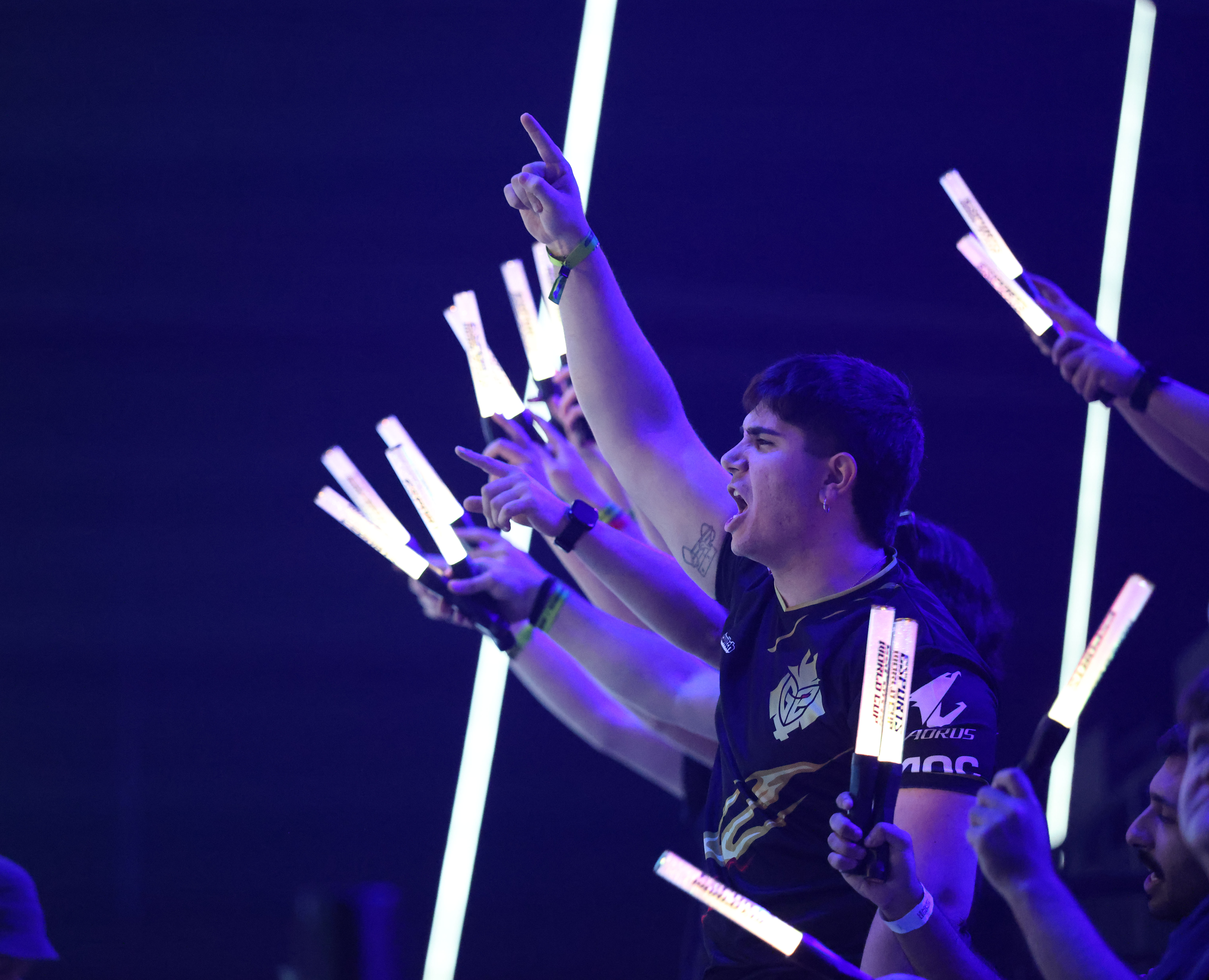 开云体育-BRO绝杀CLG，JackeyLove线上压制力十足激烈交锋小组赛，引爆全场热议