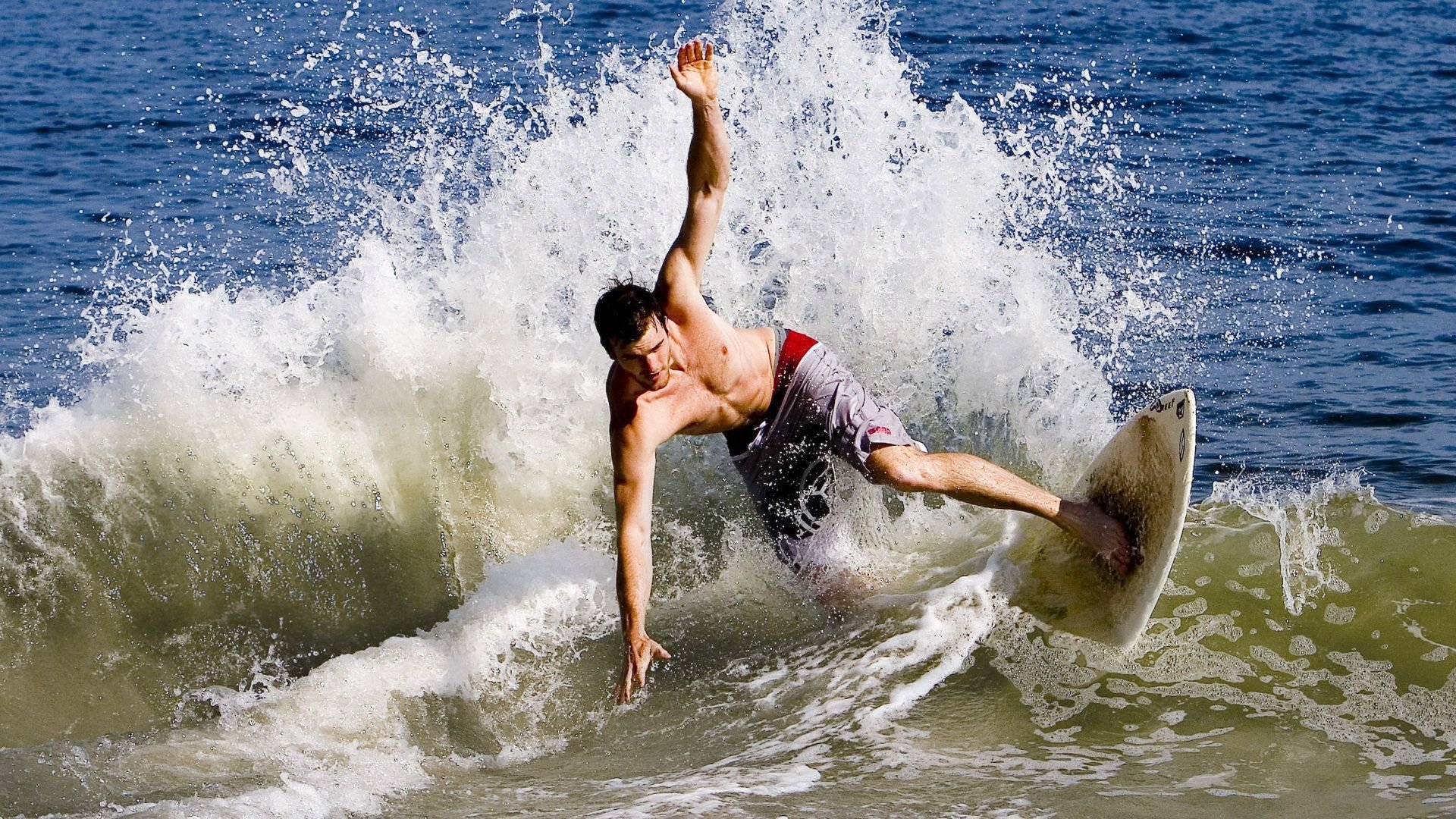 开云体育-跨界冰与火，当雄鹿的钢铁洪流，撞上吉林的虎啸山林