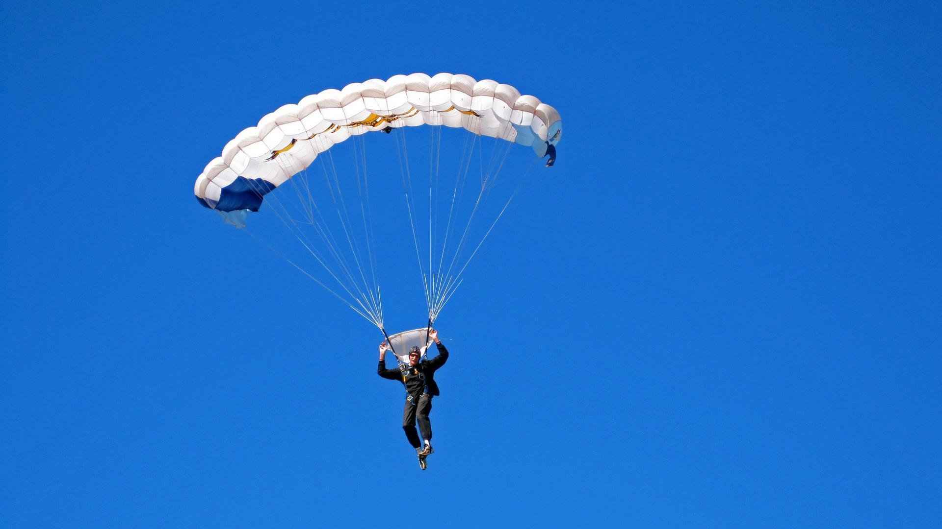 罗德里，从幕僚到神祇，一脚踢碎旧世界的叙事